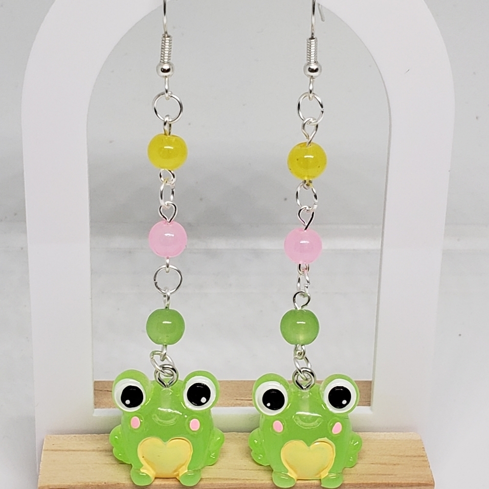 Handmade Beaded Glass Dangle Kawaii Frog Earrings
